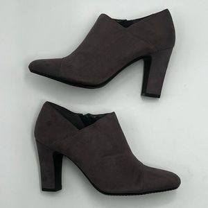 Aerosoles Grey Faux Suede Fashion Ankle Boots | Heels booties Gray Size 10